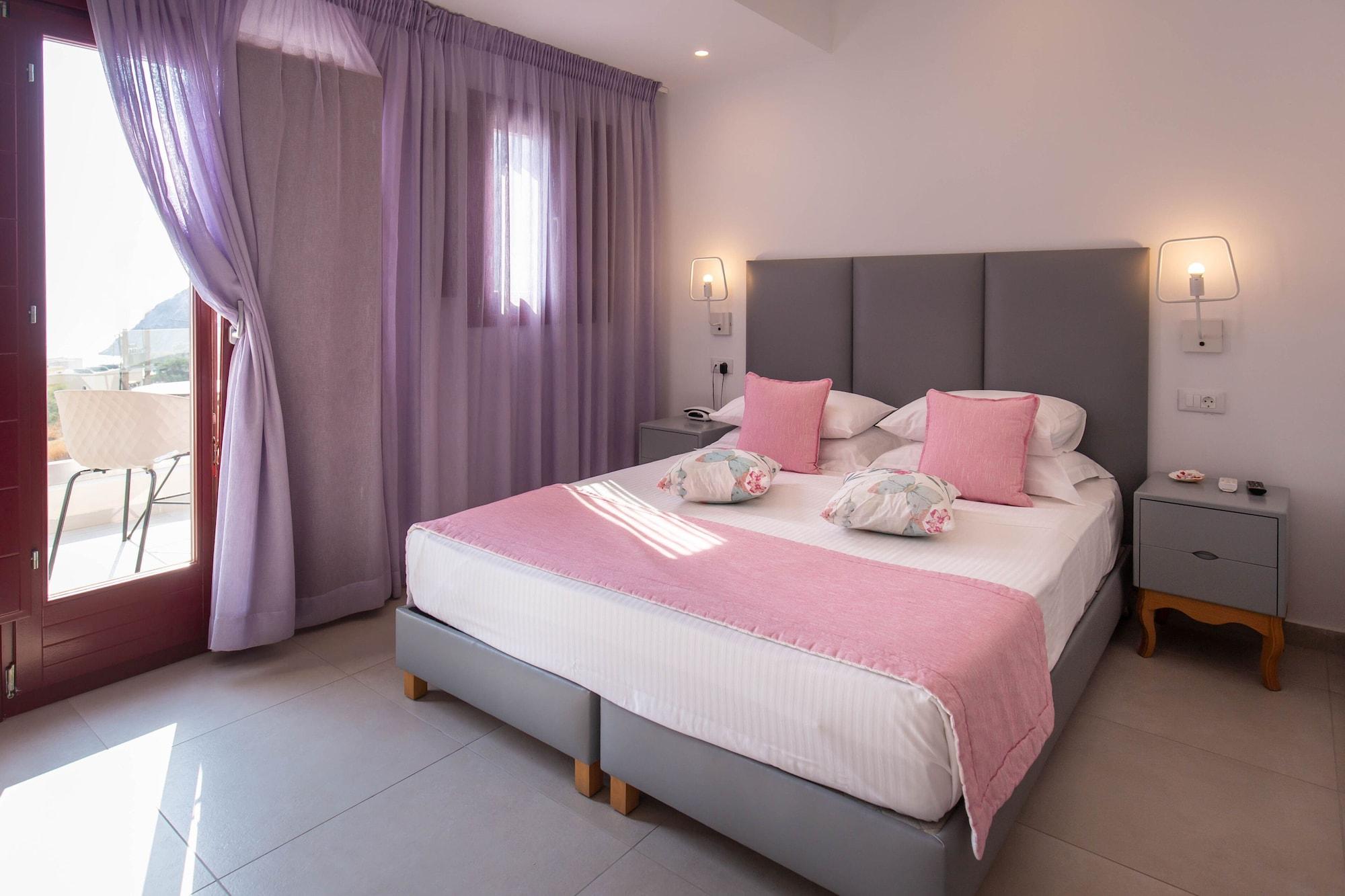 Mar N Mar Crown Hotel-Suites คามารี ภายนอก รูปภาพ