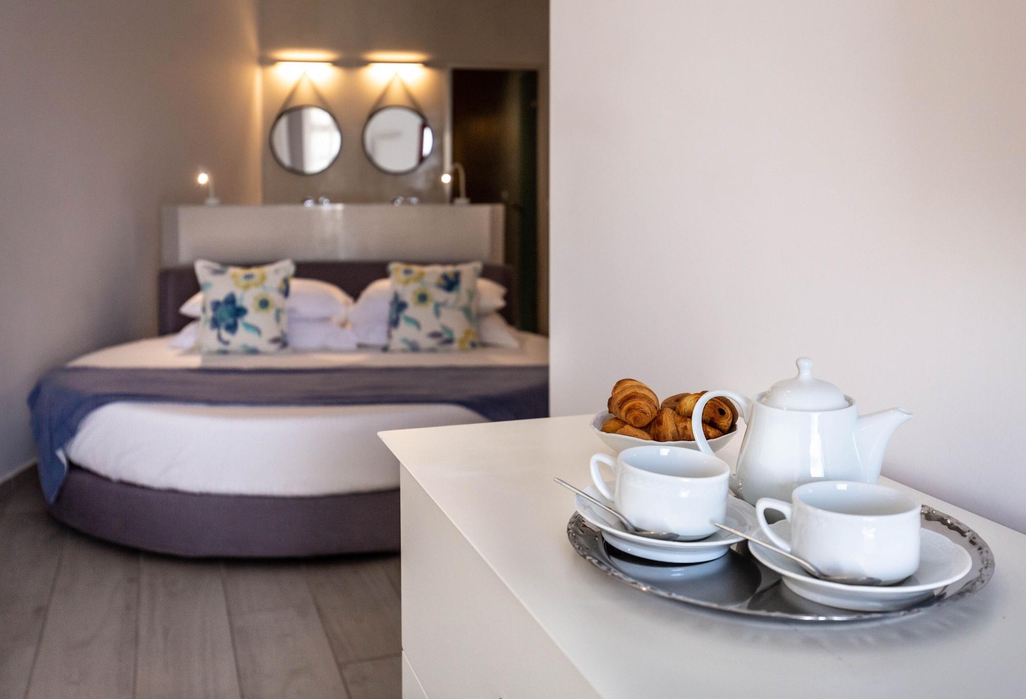 Mar N Mar Crown Hotel-Suites คามารี ภายนอก รูปภาพ
