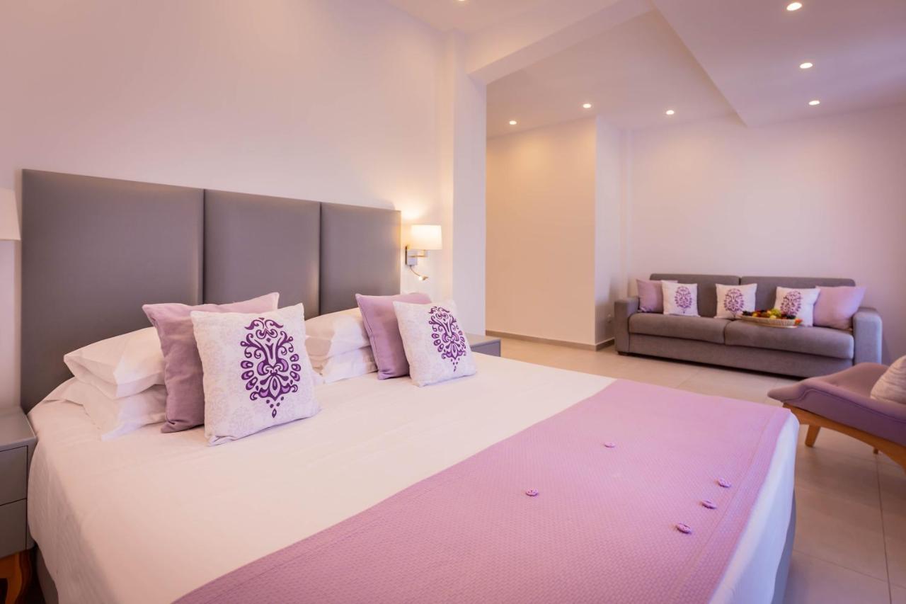 Mar N Mar Crown Hotel-Suites คามารี ภายนอก รูปภาพ