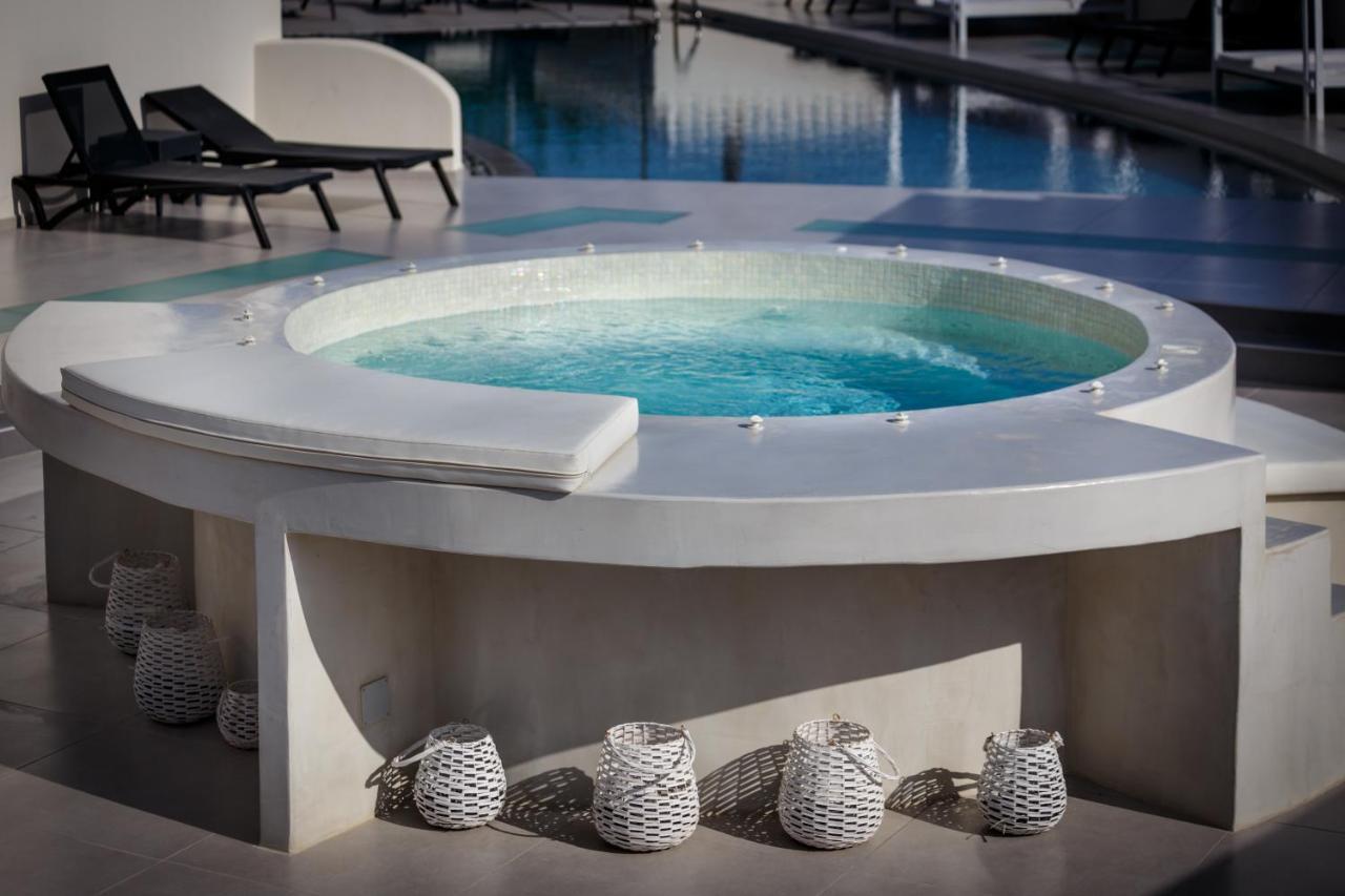 Mar N Mar Crown Hotel-Suites คามารี ภายนอก รูปภาพ