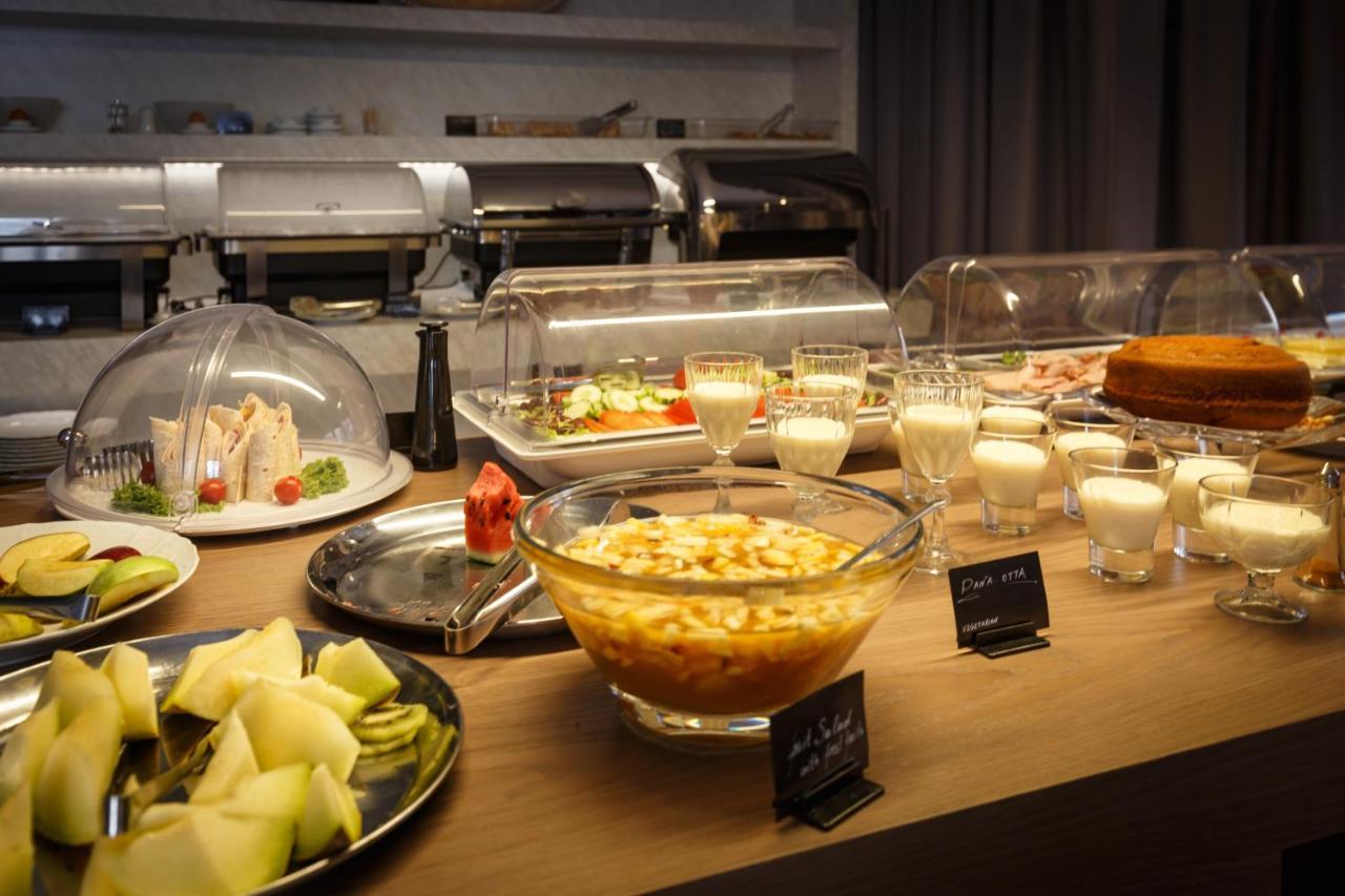 Mar N Mar Crown Hotel-Suites คามารี ภายนอก รูปภาพ