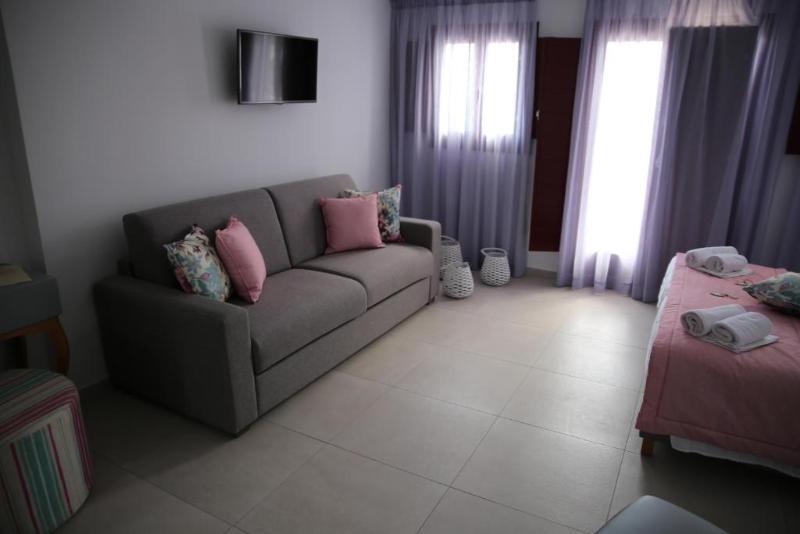 Mar N Mar Crown Hotel-Suites คามารี ภายนอก รูปภาพ